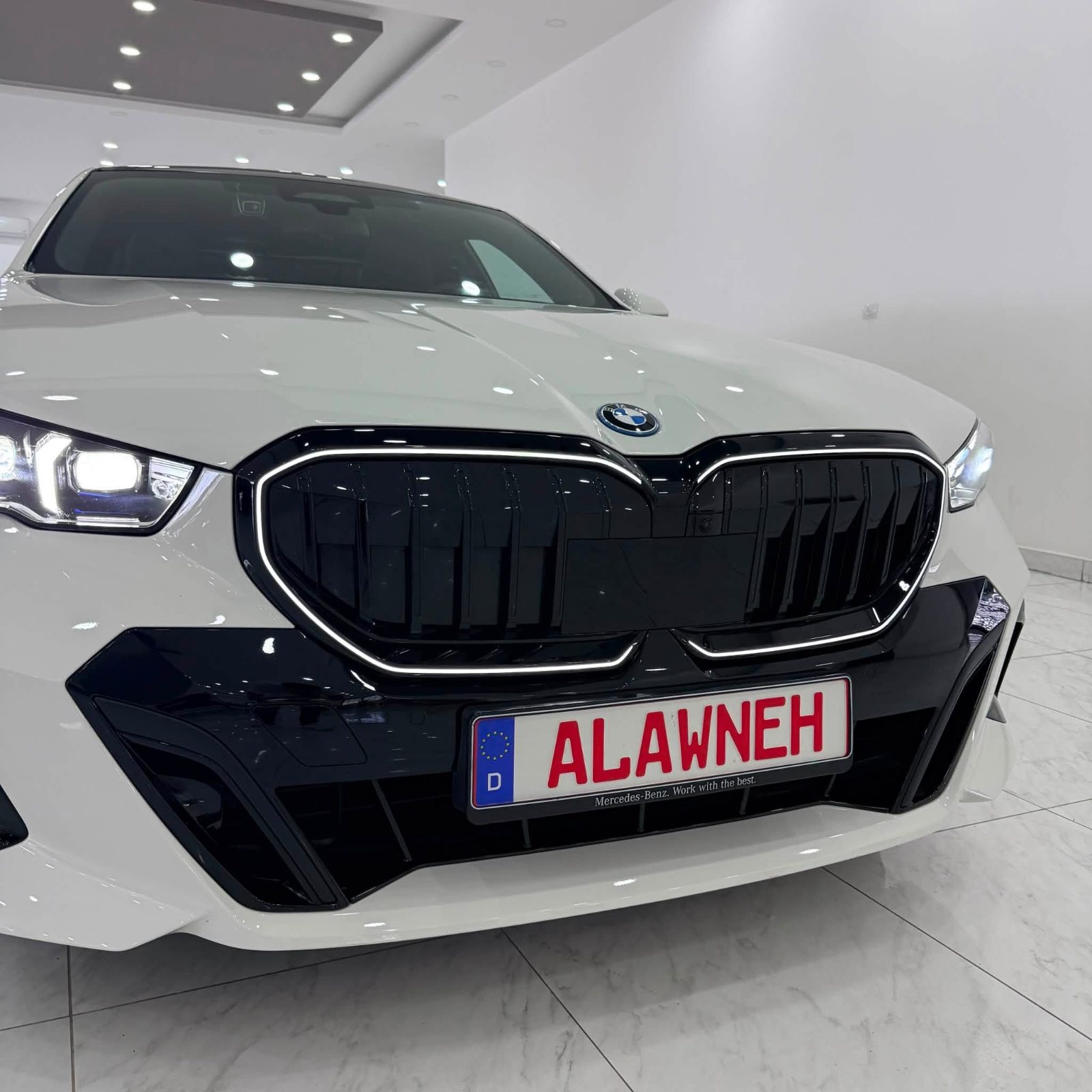 BMW 530e M//PAKIT PROO NIGHT PAKIT - صورة 3 من 30