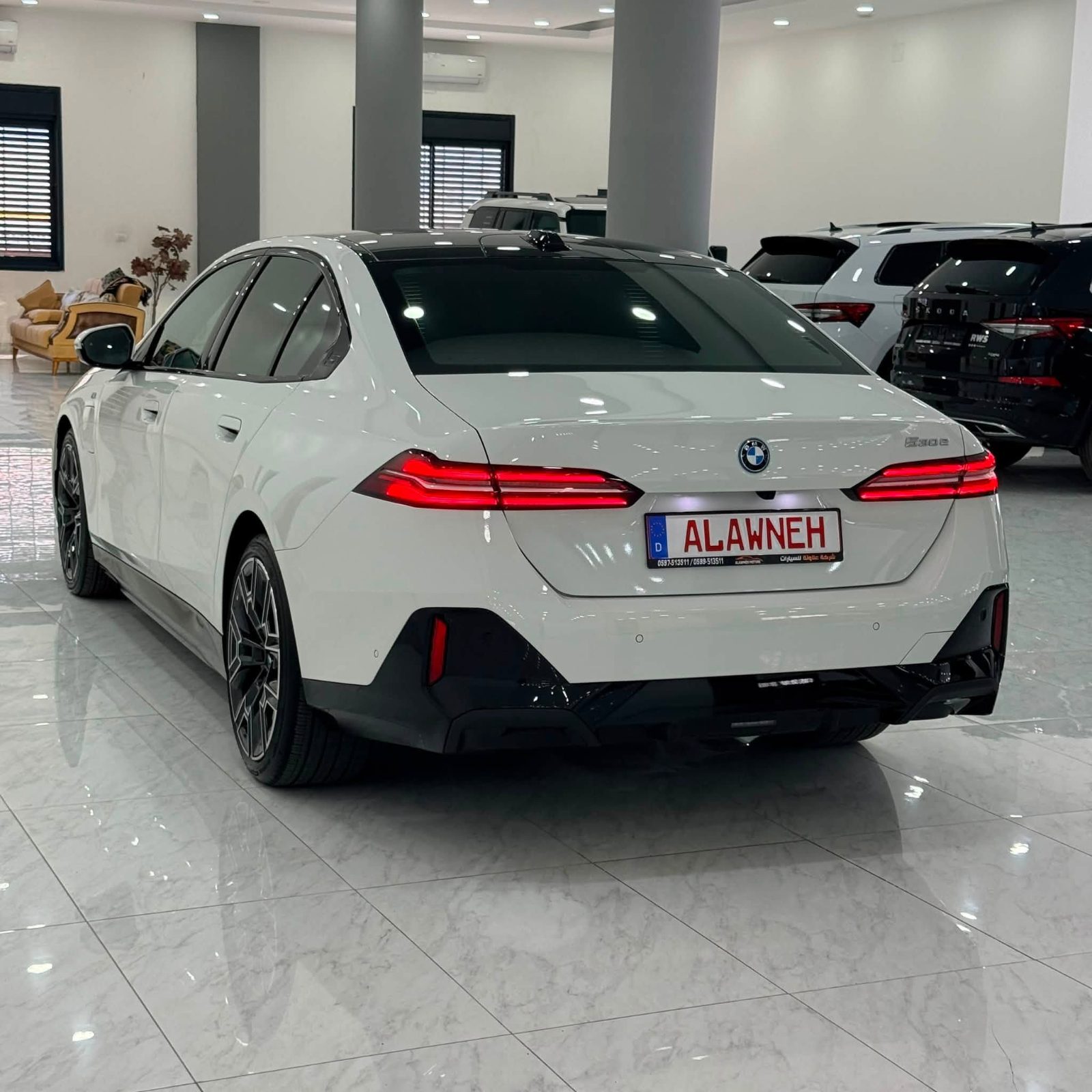 BMW 530e M//PAKIT PROO NIGHT PAKIT - صورة 10 من 30