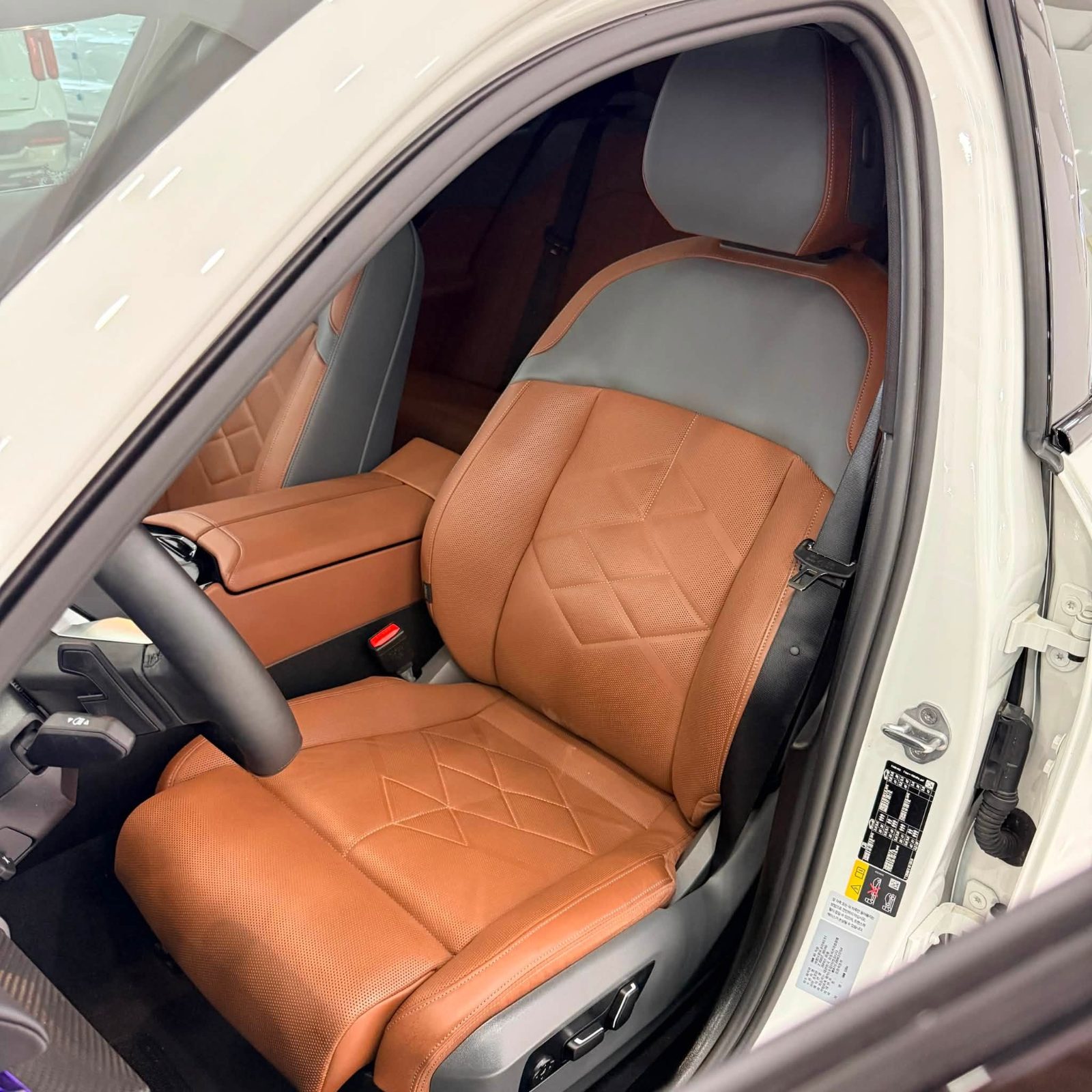 BMW 530e M//PAKIT PROO NIGHT PAKIT - صورة 14 من 30