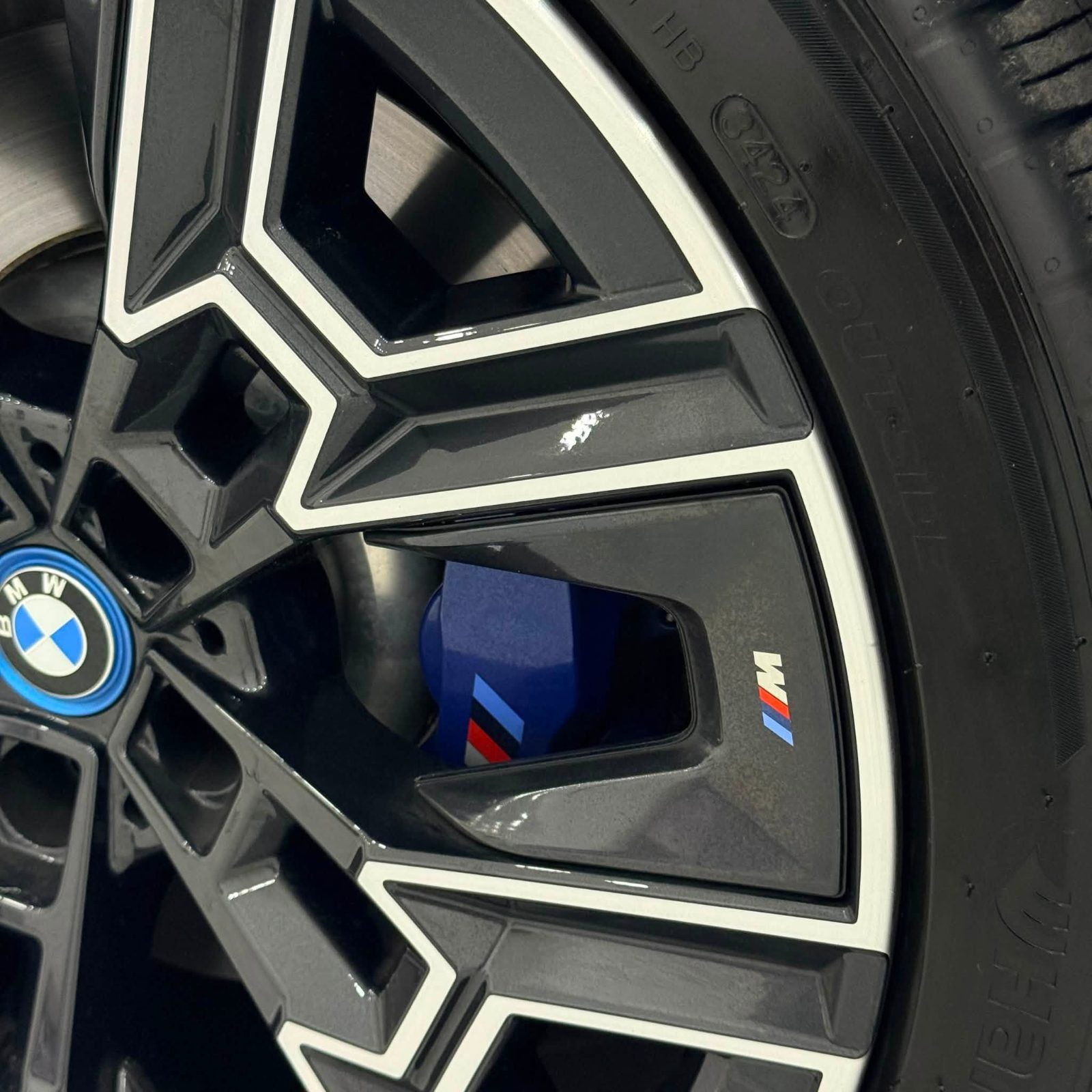 BMW 530e M//PAKIT PROO NIGHT PAKIT - صورة 20 من 30