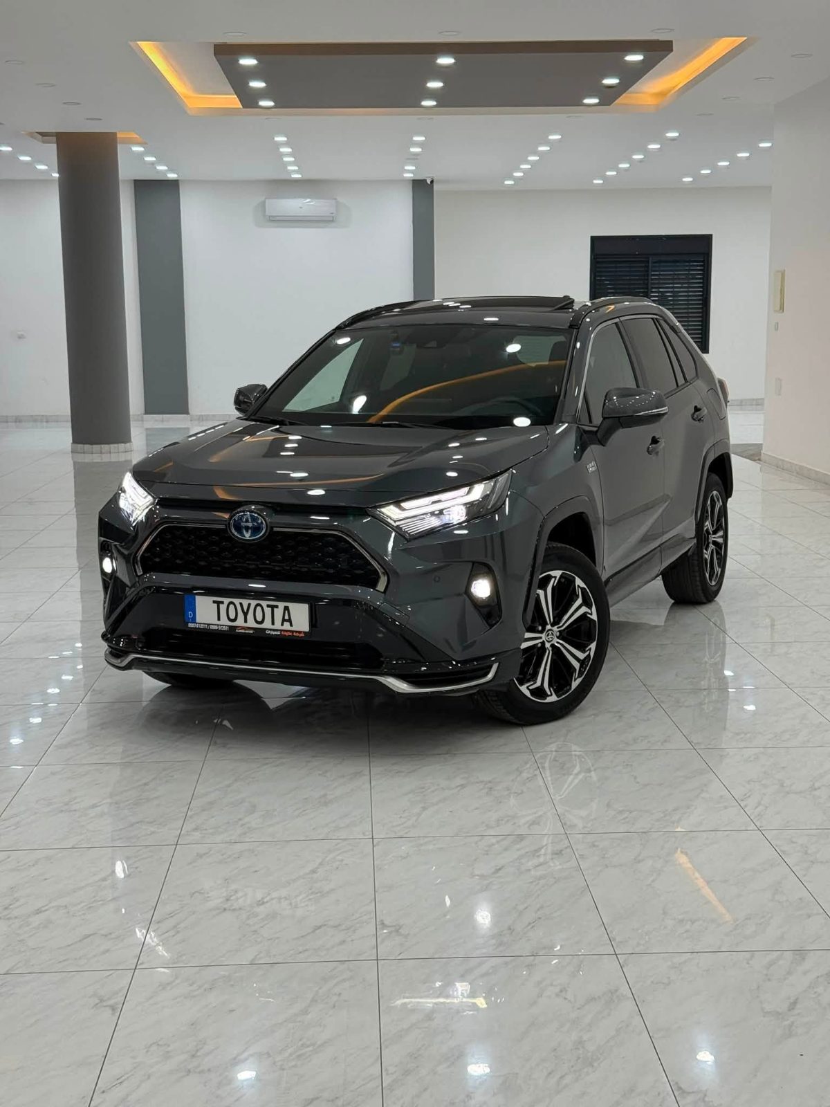 TOYOTA RAV 4 PLUG IN HYBRID STYLE - صورة 3 من 28
