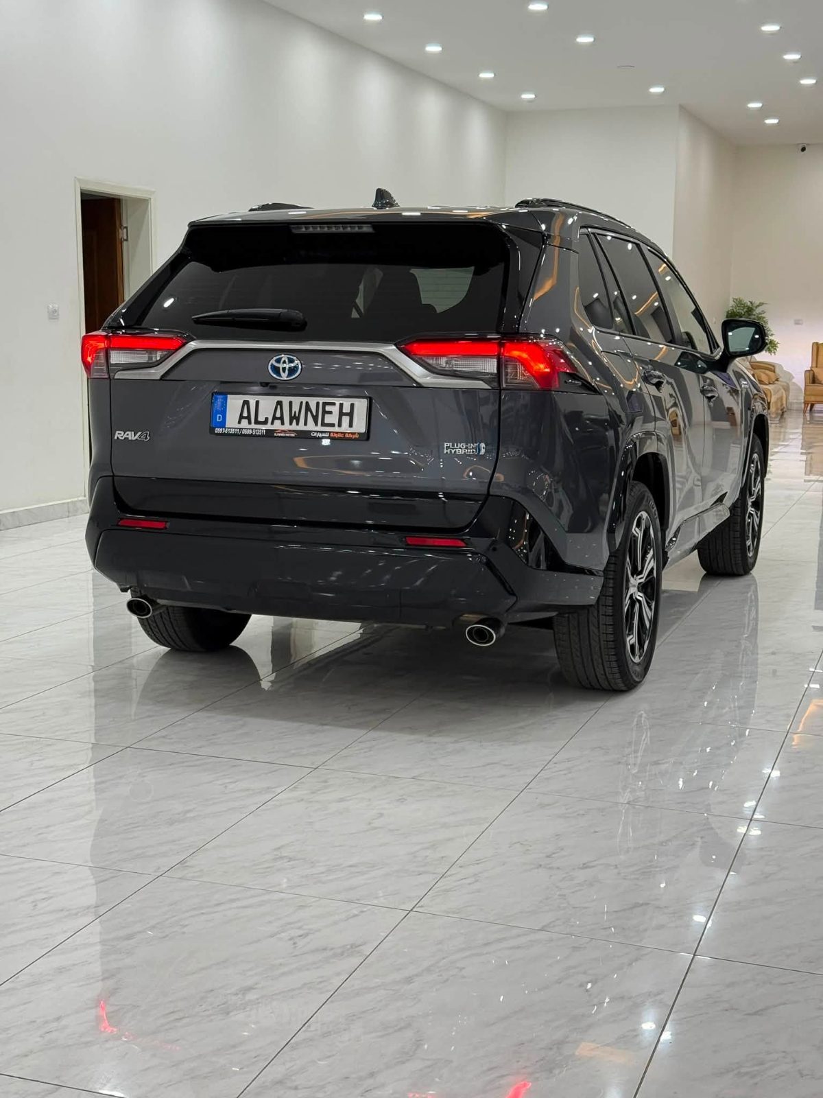 TOYOTA RAV 4 PLUG IN HYBRID STYLE - صورة 4 من 28