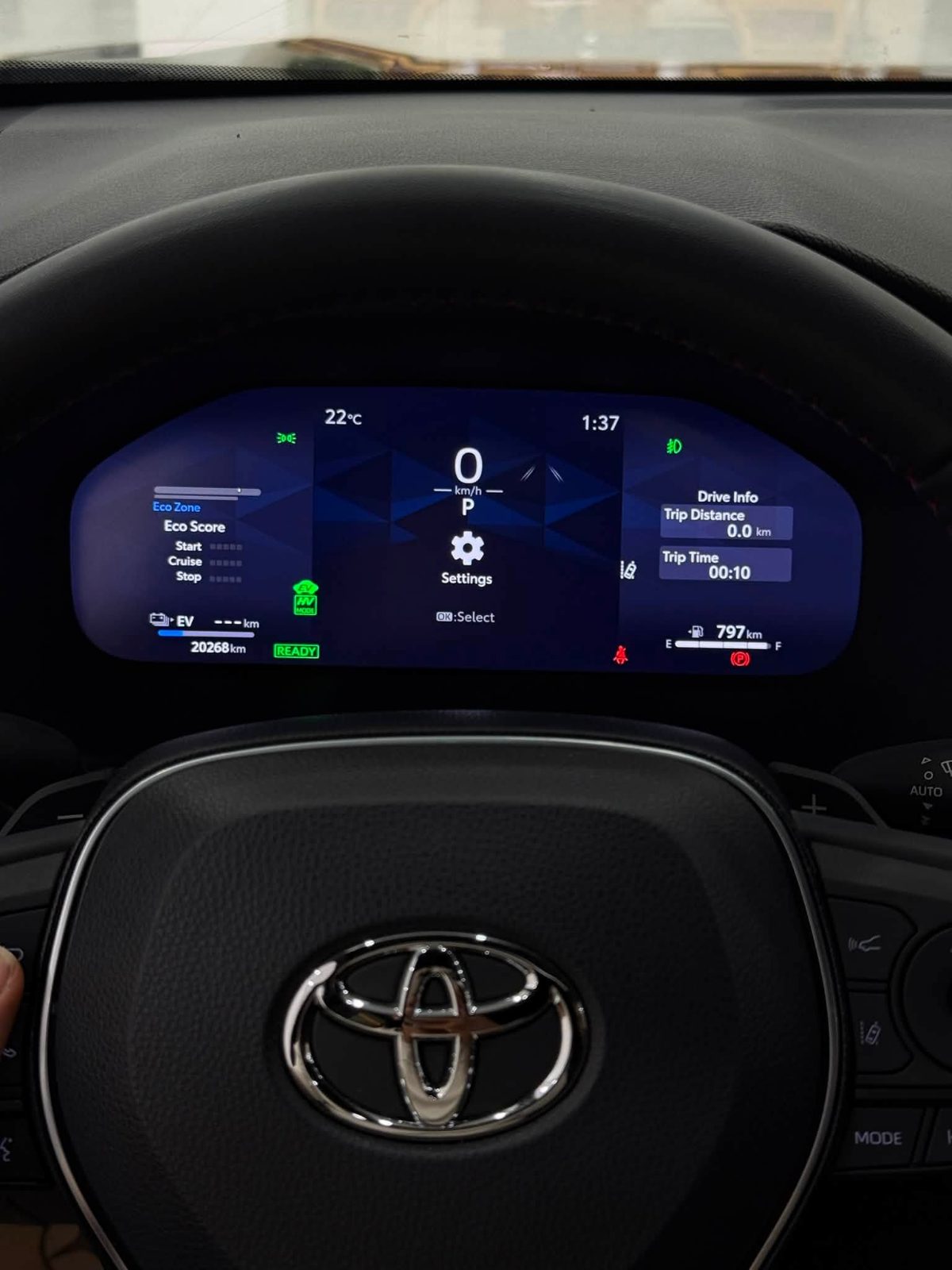 TOYOTA RAV 4 PLUG IN HYBRID STYLE - صورة 19 من 28