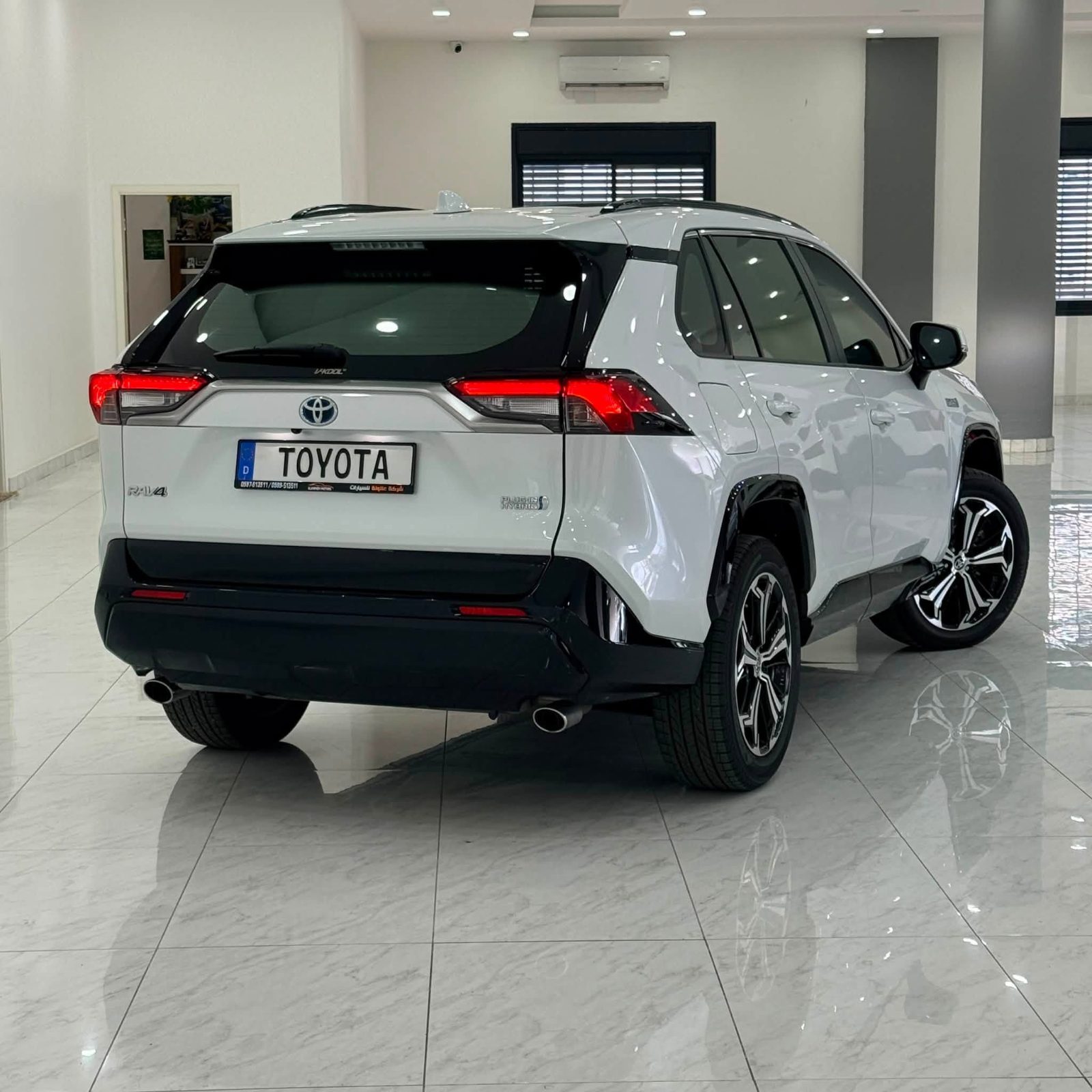 TOYOTA RAV 4 PLUG IN HYBRID STYLE - صورة 6 من 27