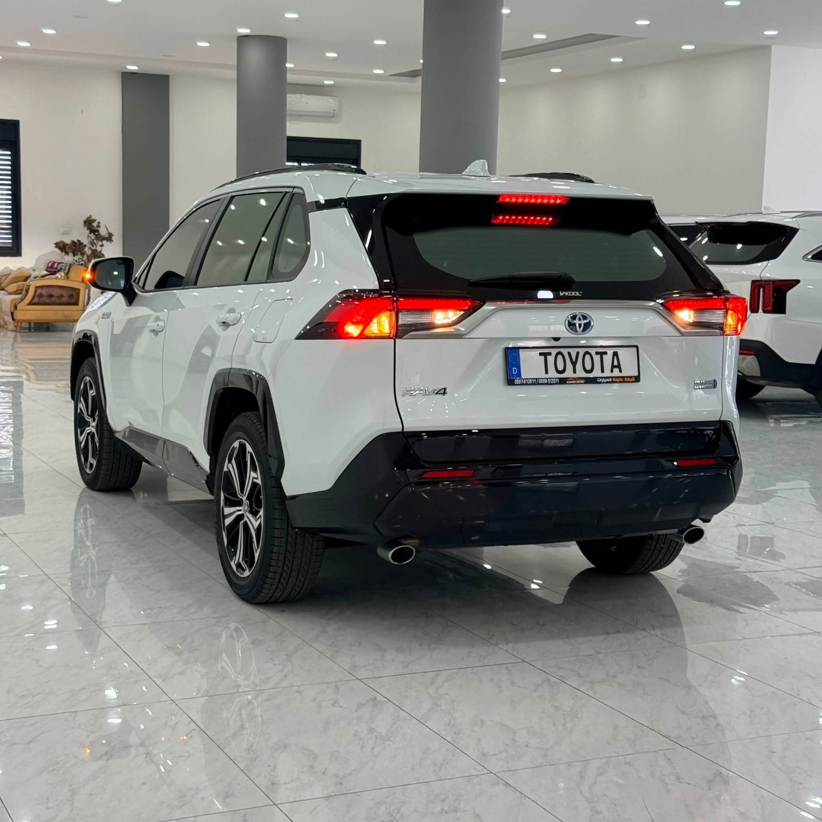TOYOTA RAV 4 PLUG IN HYBRID STYLE - صورة 7 من 27