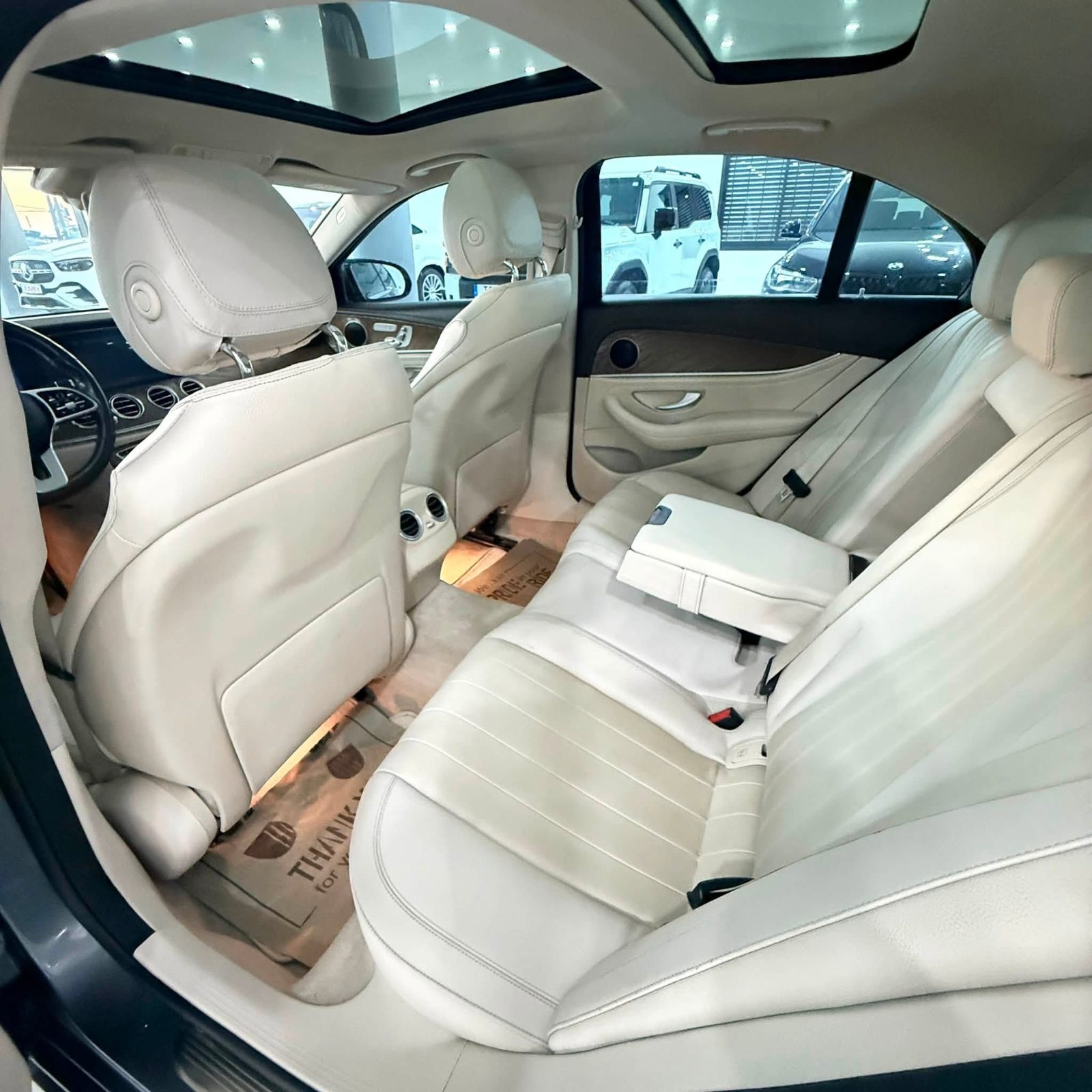 MERCEDES BENZ E200 AMG PAKIT - صورة 14 من 19