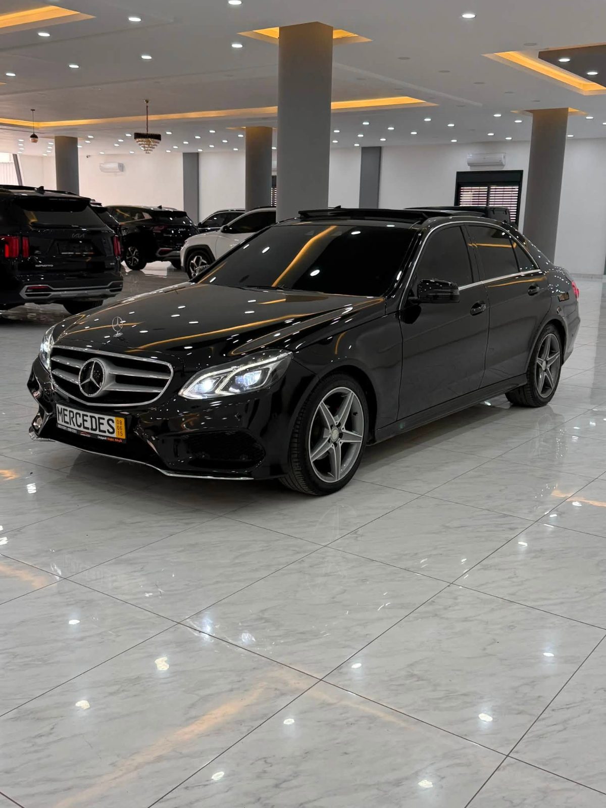 MERCEDES BENZ E200 AMG - صورة 2 من 15