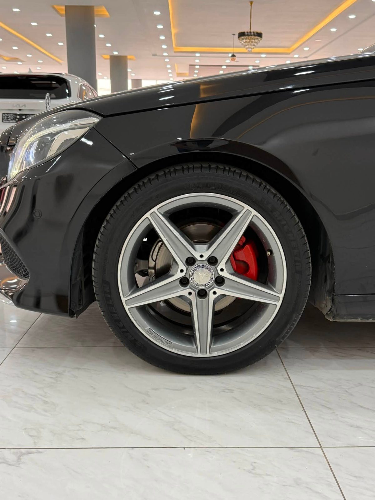 MERCEDES BENZ E200 AMG - صورة 8 من 15