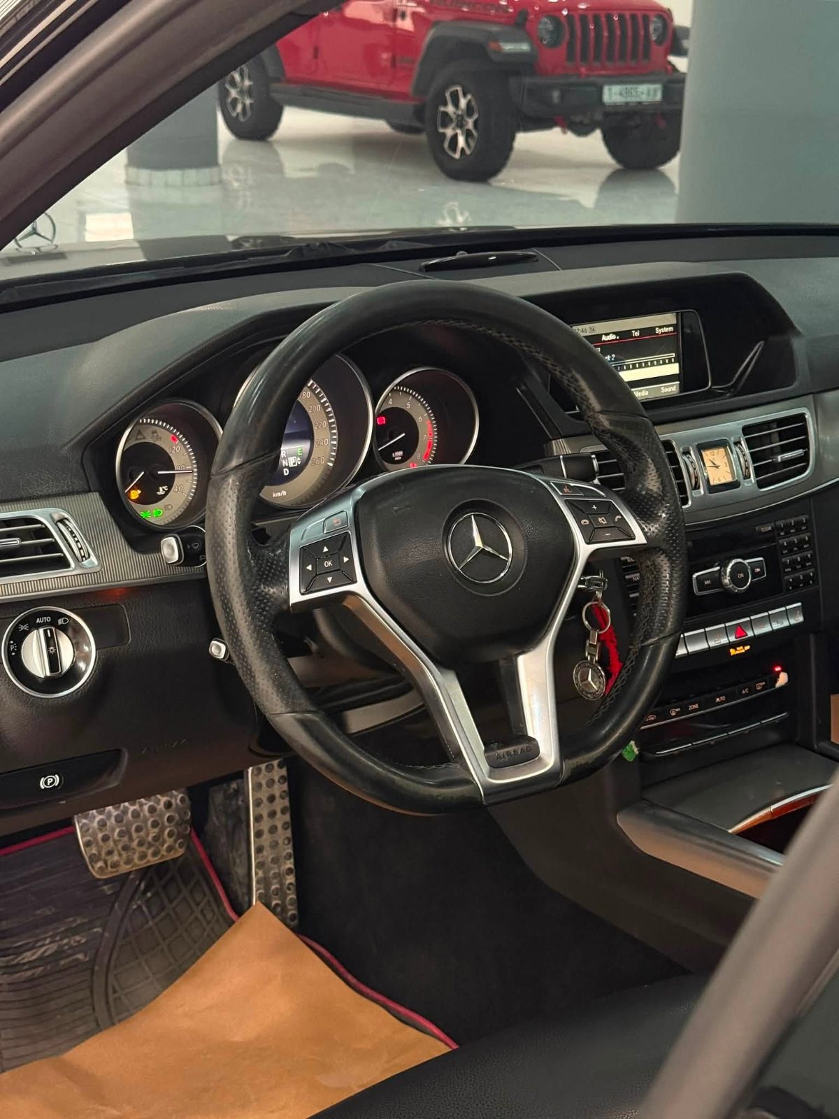 MERCEDES BENZ E200 AMG - صورة 9 من 15