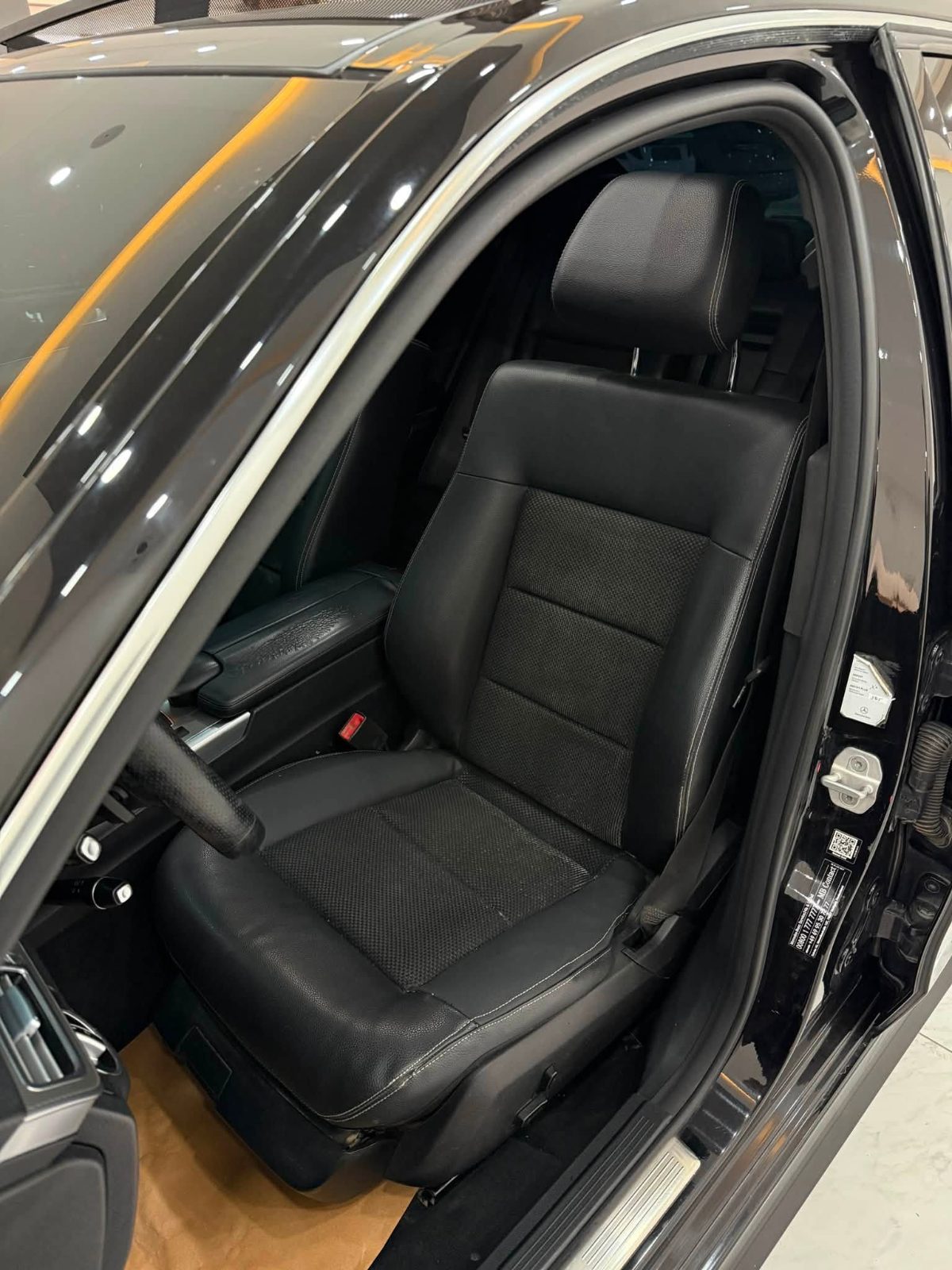 MERCEDES BENZ E200 AMG - صورة 15 من 15