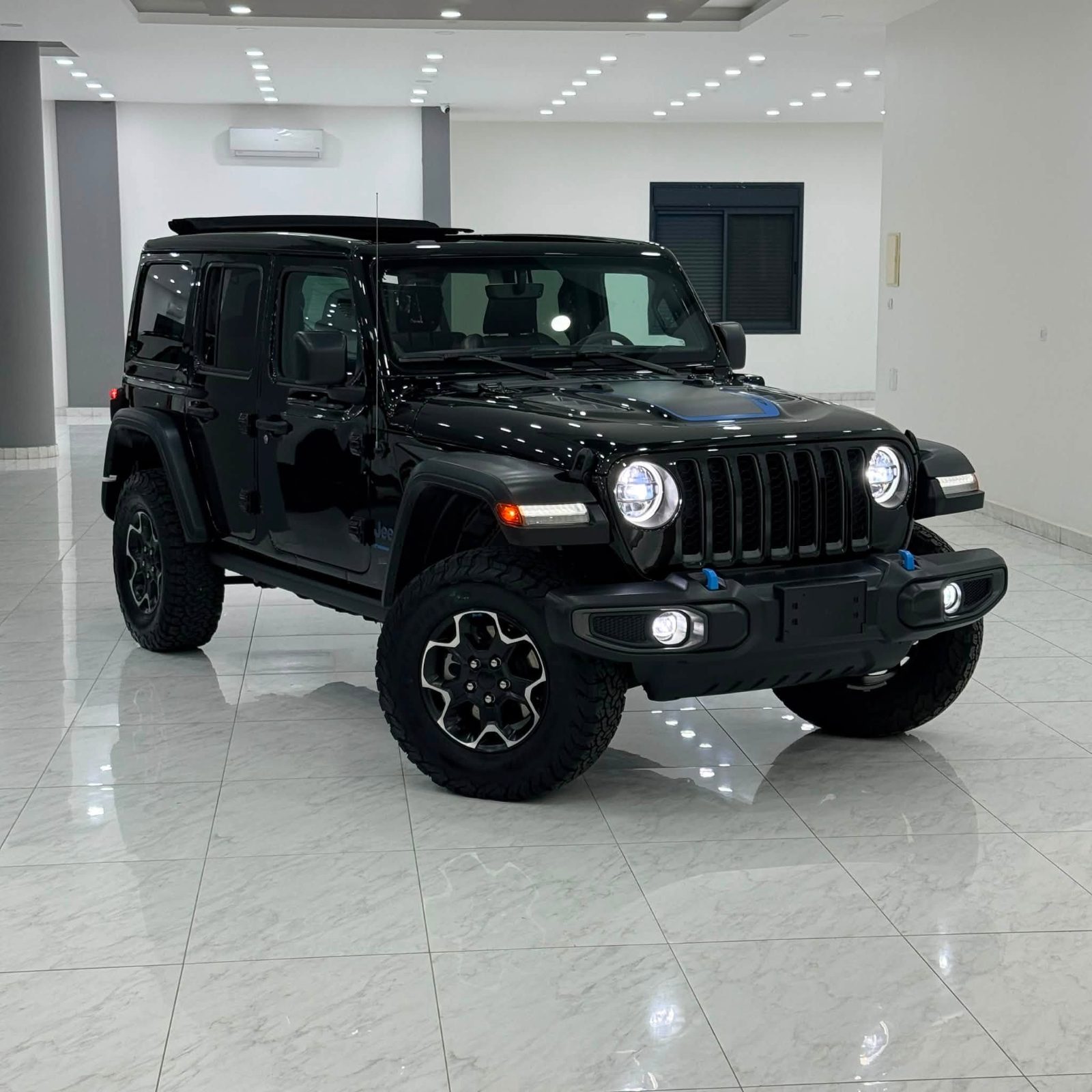 JEEP WRANGLER RUBICON HYBRID 4Xe - صورة 3 من 24