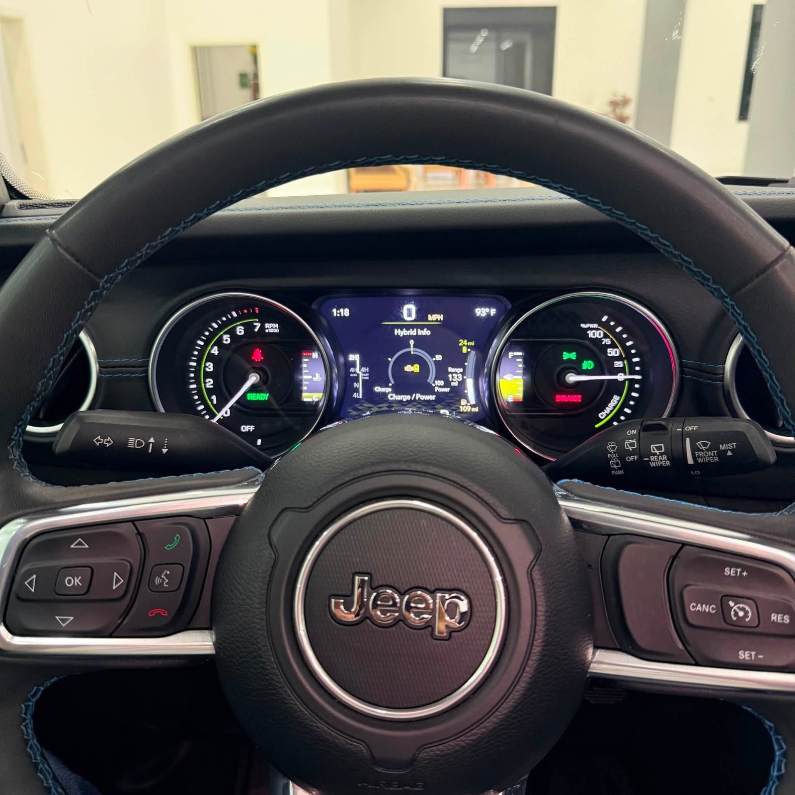 JEEP WRANGLER RUBICON HYBRID 4Xe - صورة 18 من 24