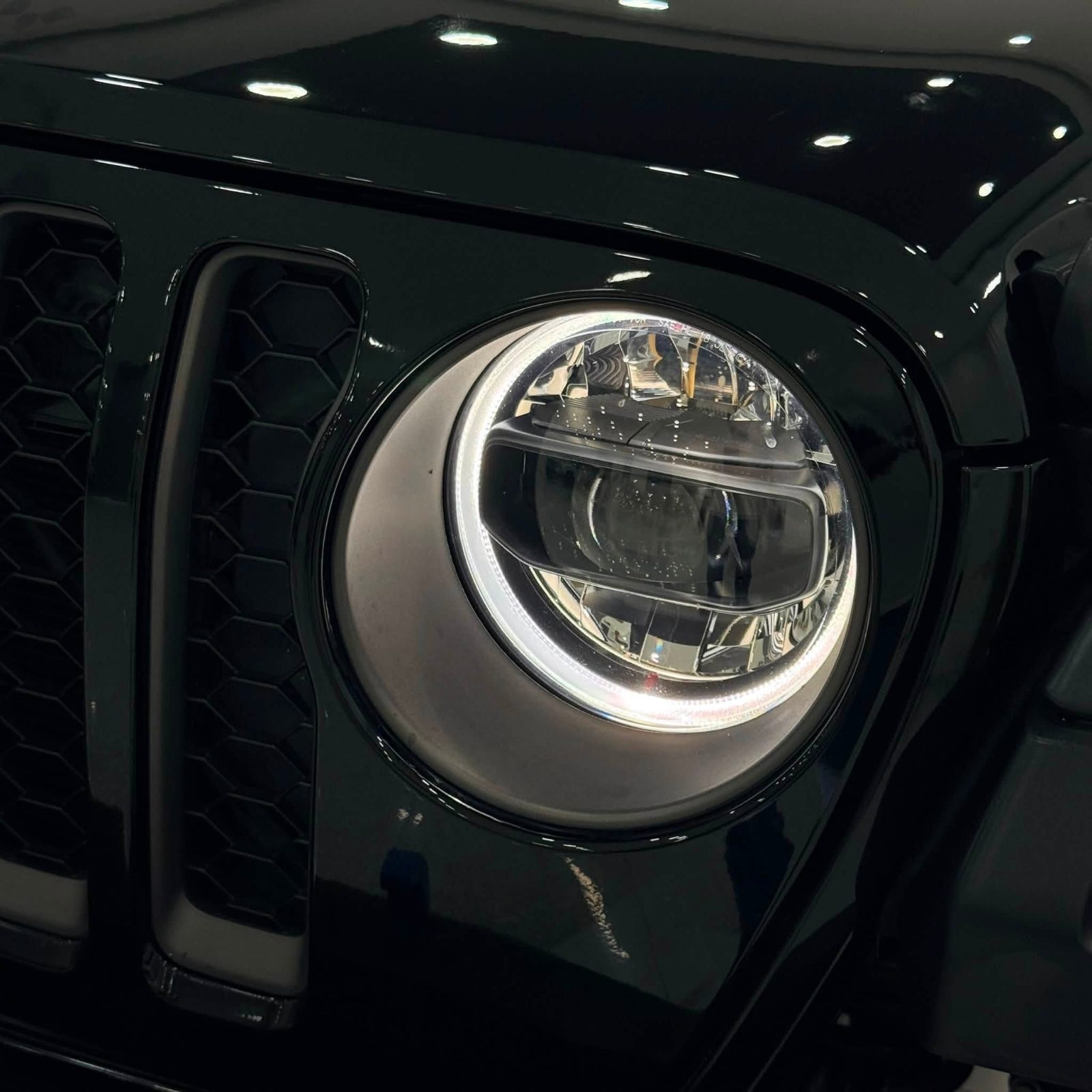JEEP WRANGLER RUBICON HYBRID 4Xe - صورة 20 من 24