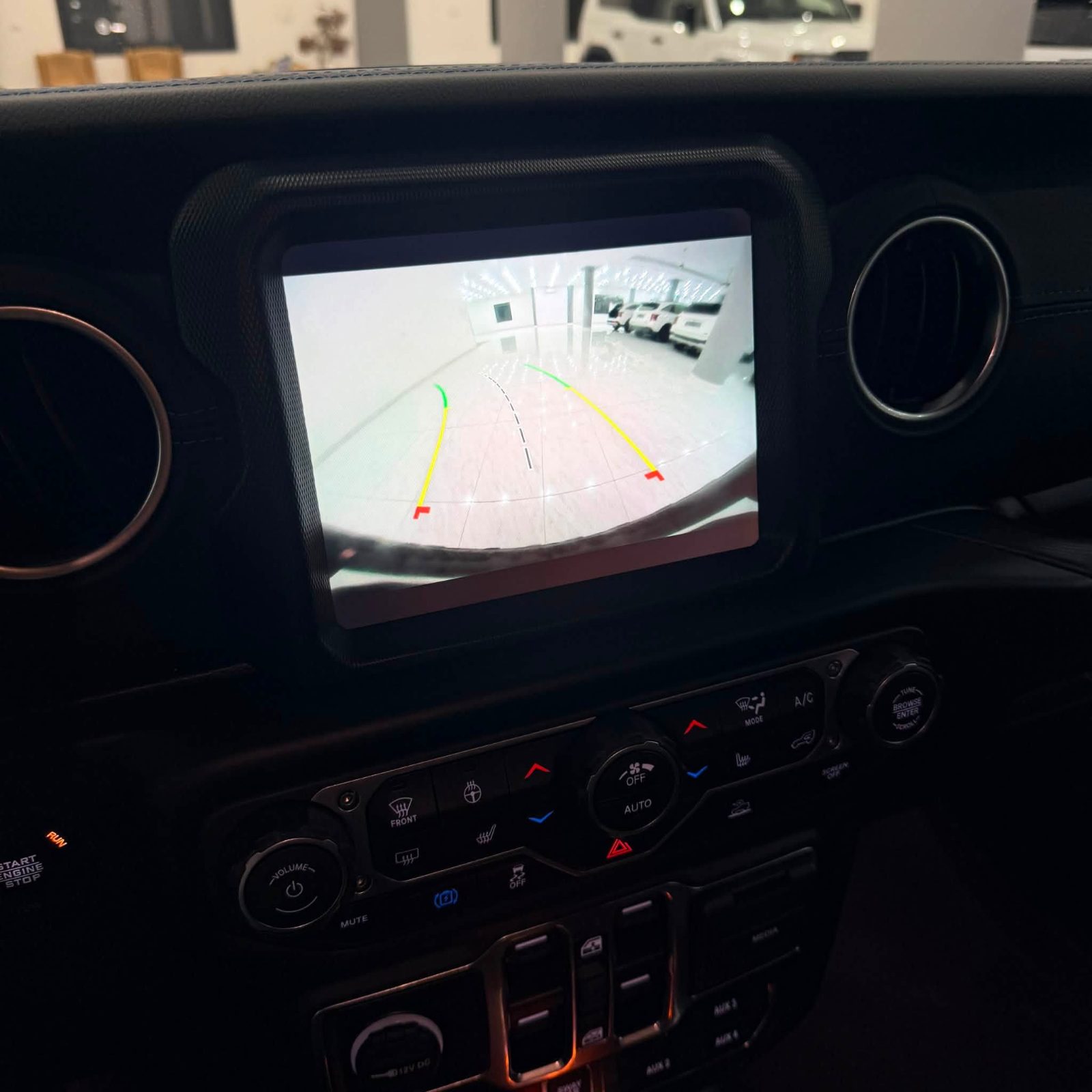 JEEP WRANGLER RUBICON HYBRID 4Xe - صورة 23 من 24