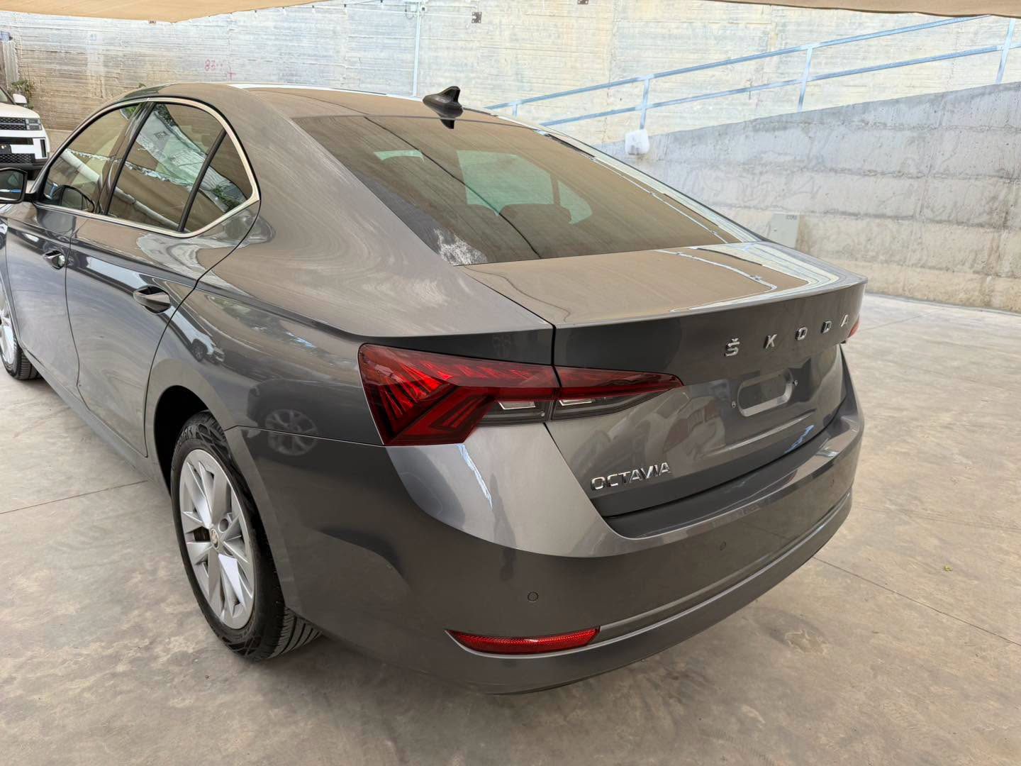 Skoda Octavia Limousine 2024 - صورة 6 من 13