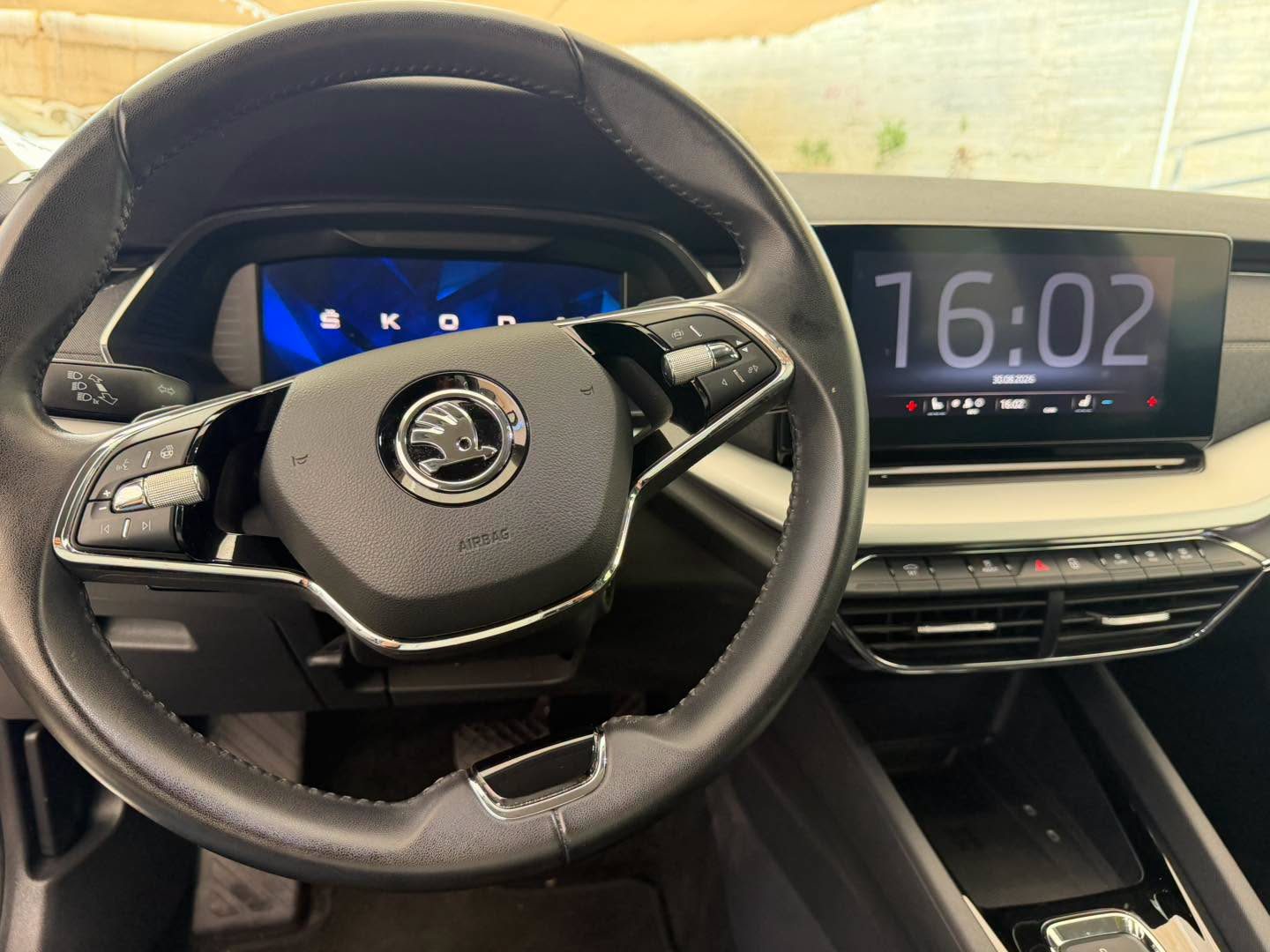 Skoda Octavia Limousine 2024 - صورة 8 من 13