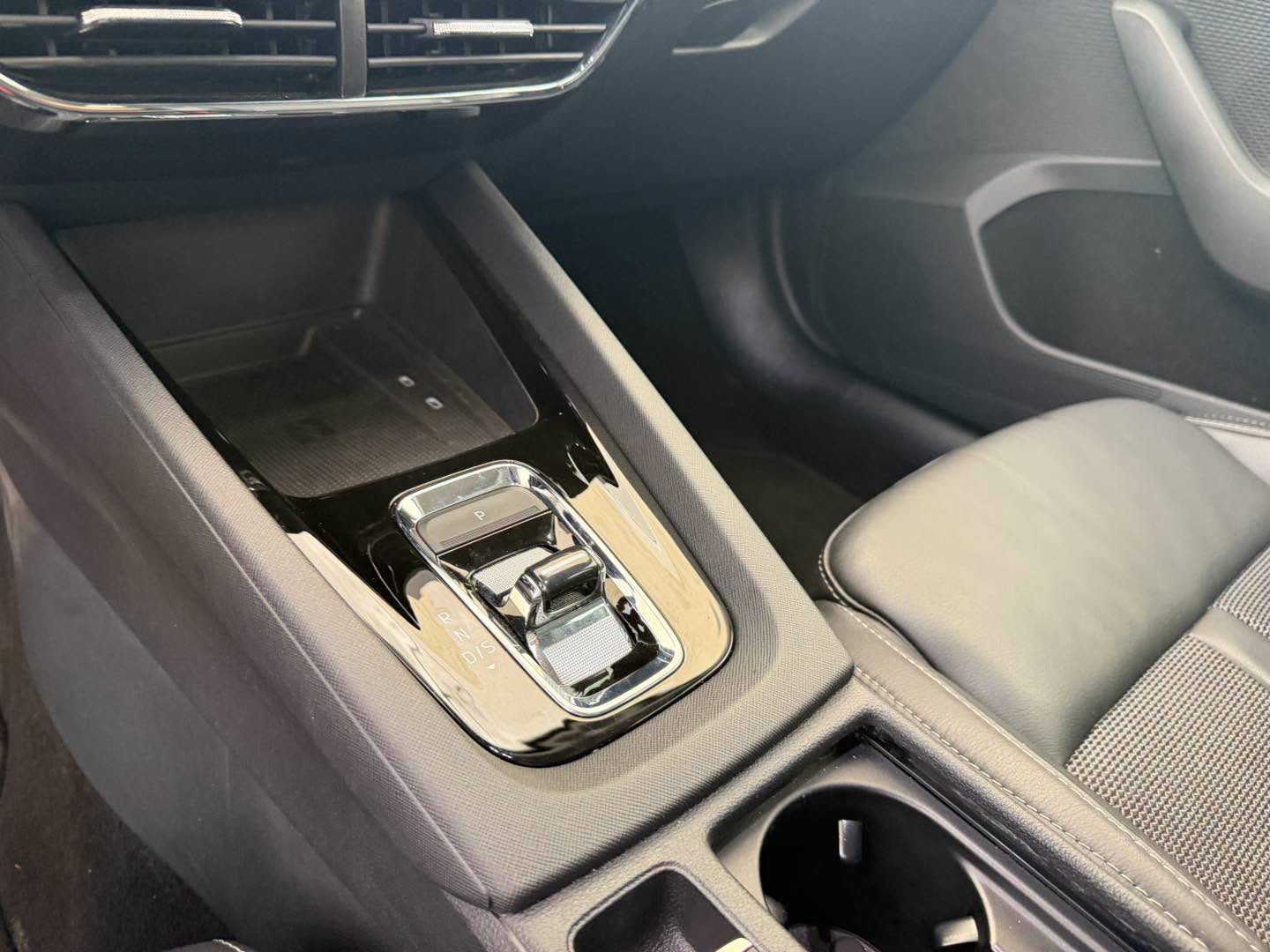 Skoda Octavia Limousine 2024 - صورة 12 من 13