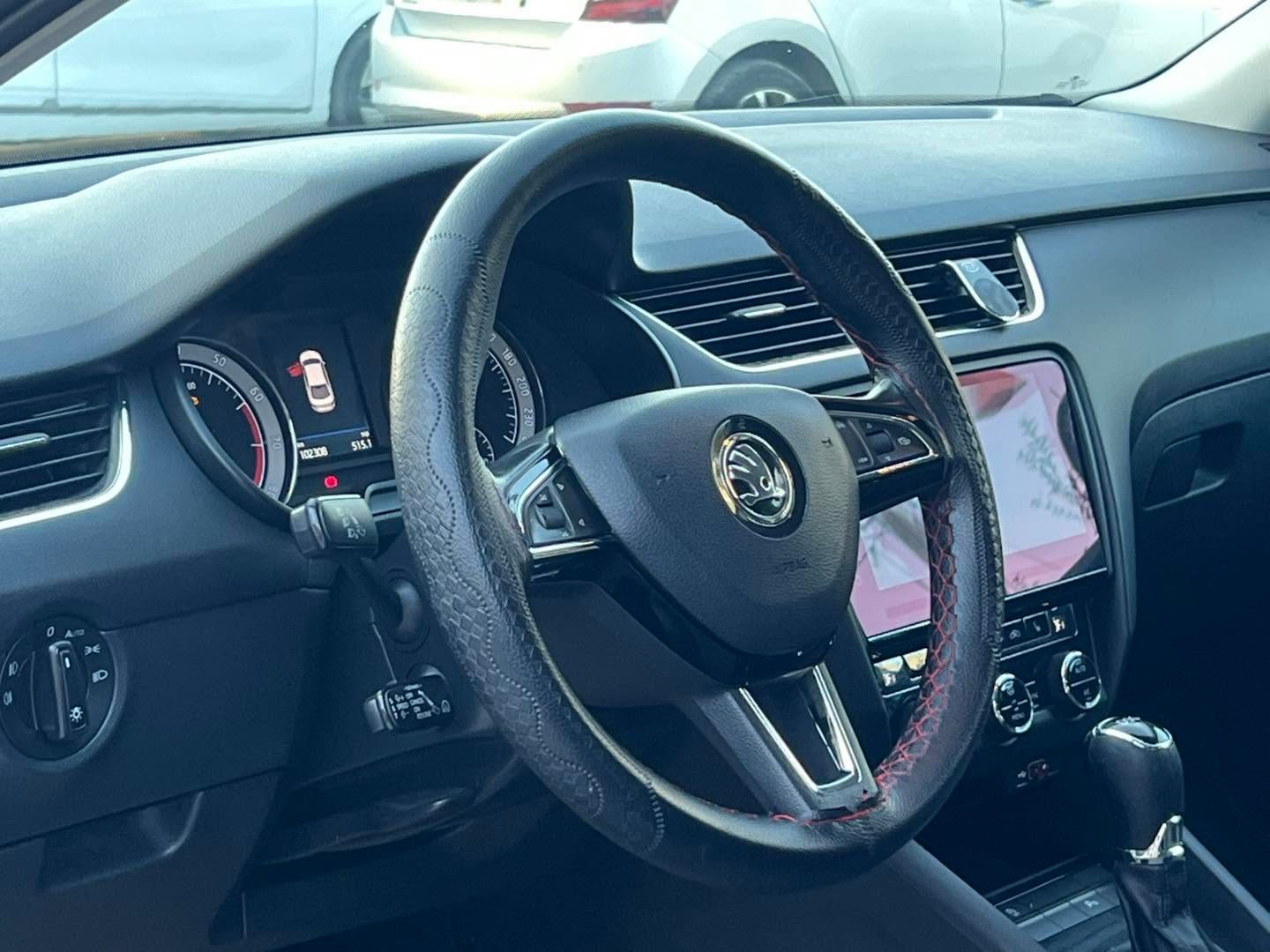 Škoda Ǒctavia | 2018 - صورة 9 من 12